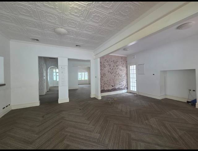 420M² BUILDING TO LET IN WINDERMERE